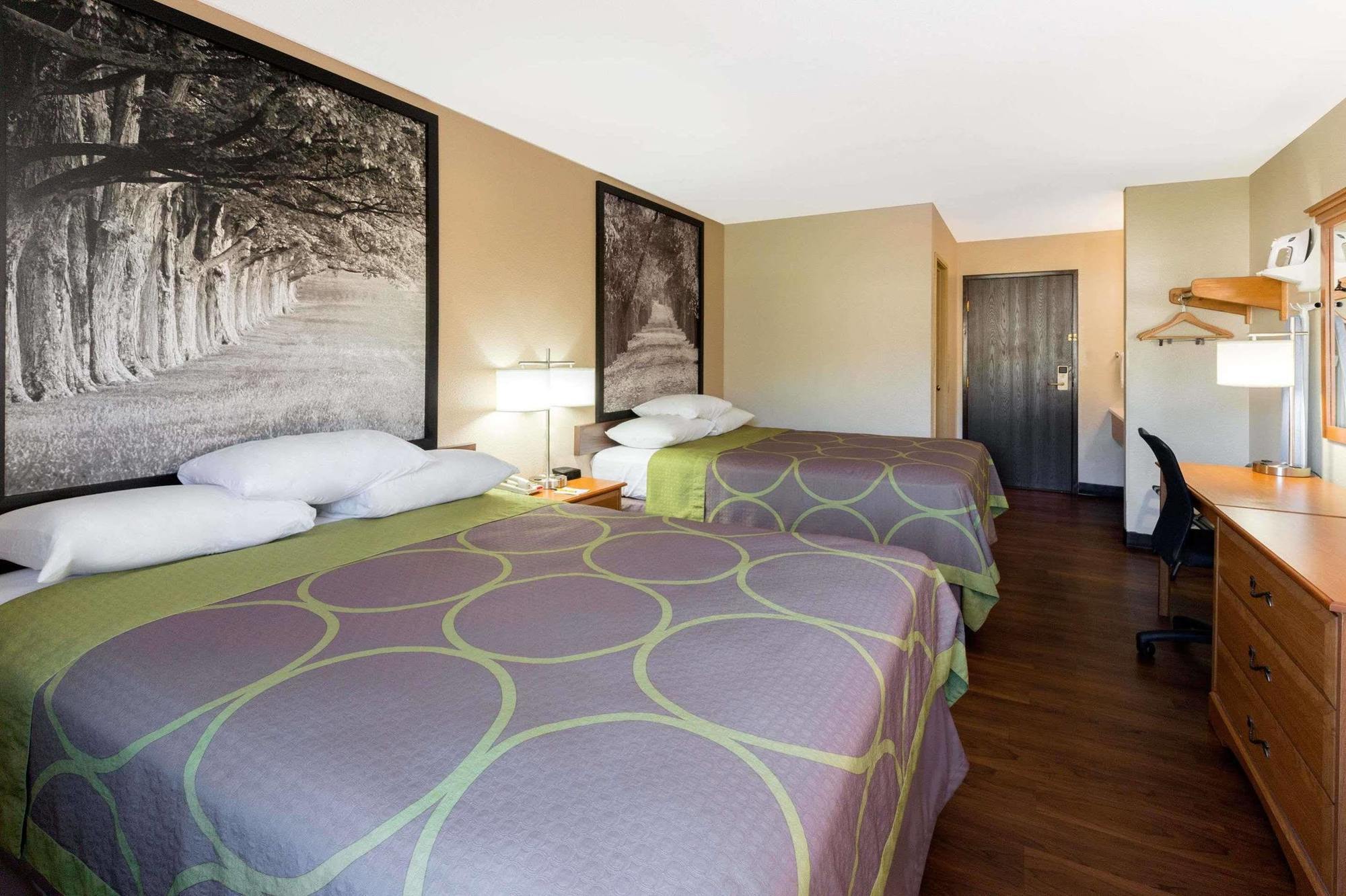 Hotel Super 8 By Wyndham Radcliff Ft. Knox Area Zewnętrze zdjęcie